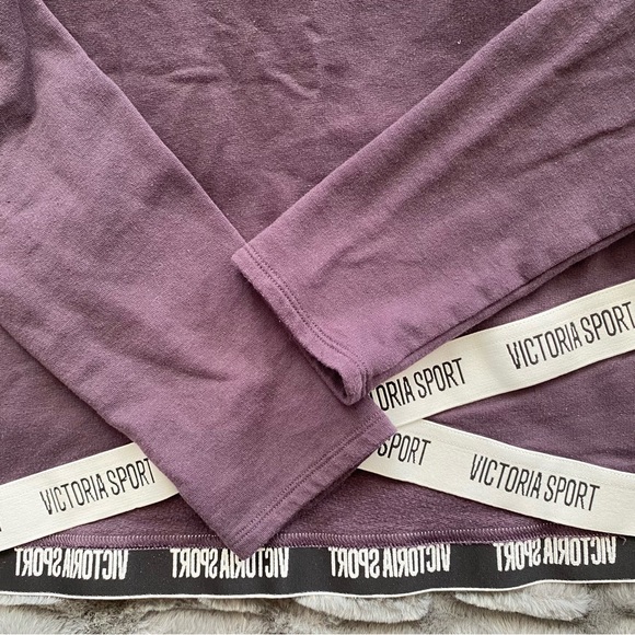 Victoria's Secret Semi Crop Pullover Sweater - Picture 4 of 7